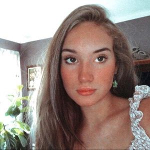 Meet your Posher, Liv